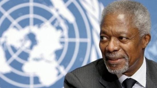 Photo Kofi Annan with the UN logo