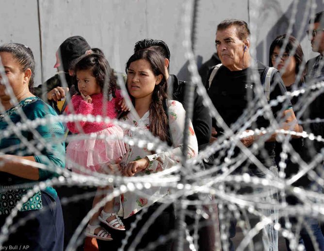 Asylum Seekers on US border photo